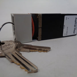 Allen Bradley via TCS 800MSH33B Ser. A NSFP (WH) 800MS H33B