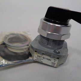 Allen Bradley via TCS 800TN17KM4 Ser. T NSFP (WH) 800T N17KM4