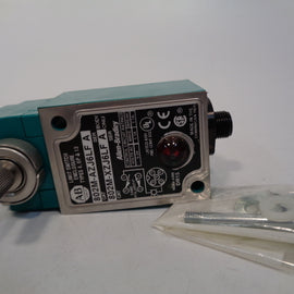 Allen Bradley via TCS 802MAZJ6LF Ser. A NSFP (WH) 802M AZJ6LF
