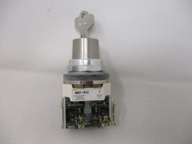 Allen Bradley via TCS 800TH32D2 Ser. T NSNP 800T H32D2