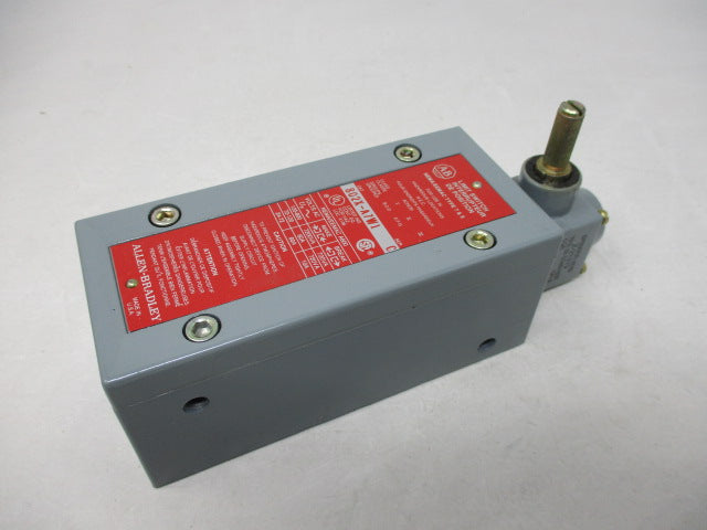 Allen Bradley via TCS 802XA7W1 Ser. C NSNP  802X A7W1