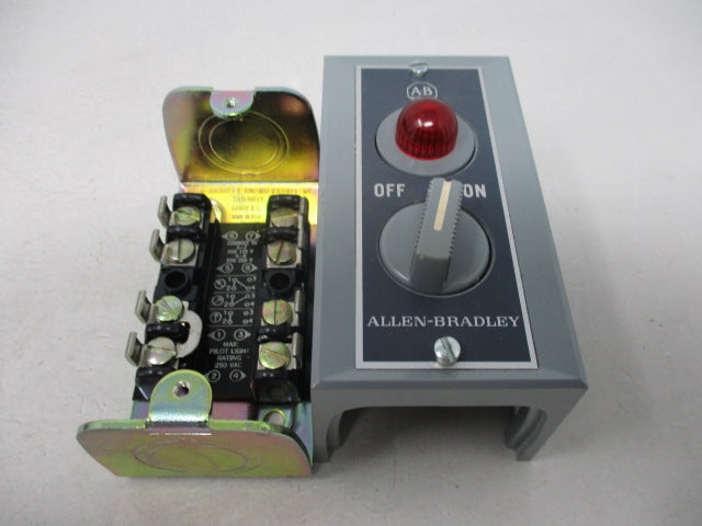 Allen Bradley via TCS 800SR2SXP Ser. M NSNP 800S R2SXP