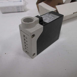 Telemecanique XUET300314H7 NSFP * GENUINE * Schneider Square D  XUE T300314 H7