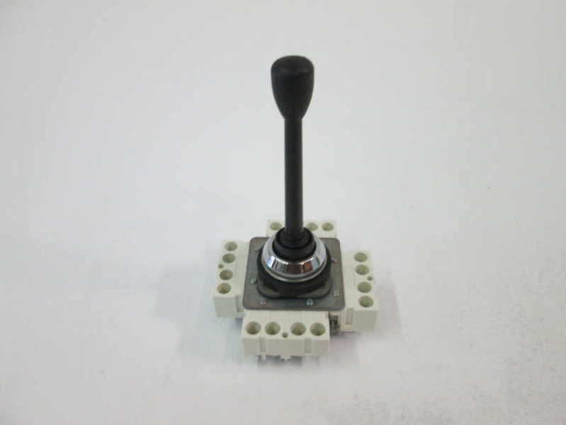 Telemecanique XD2CL1111H2 NSFP * GENUINE *