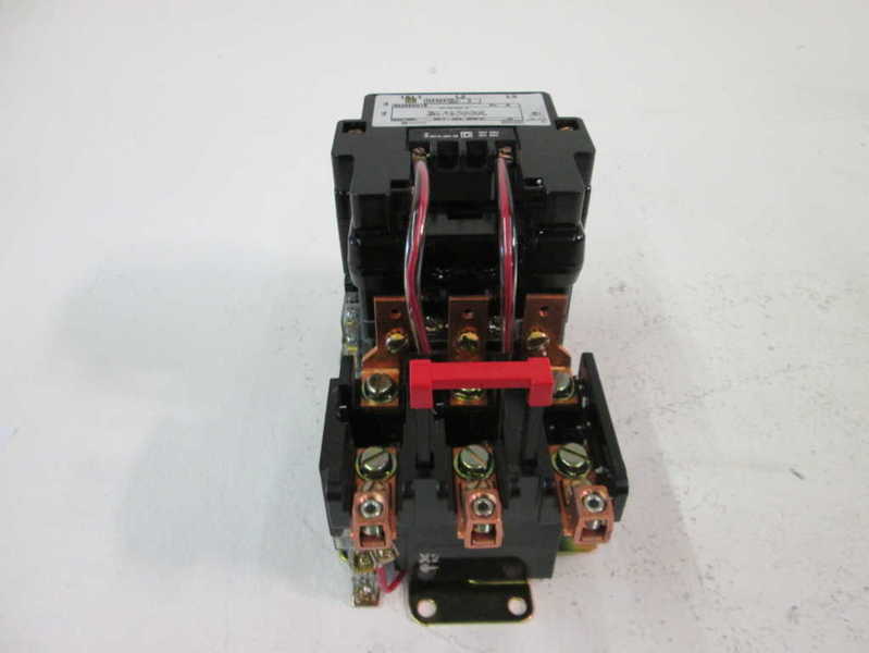 Square D 8536SEO1V02S NSFP * GENUINE * 8536 SEO1 V02S Schneider Telemecanique